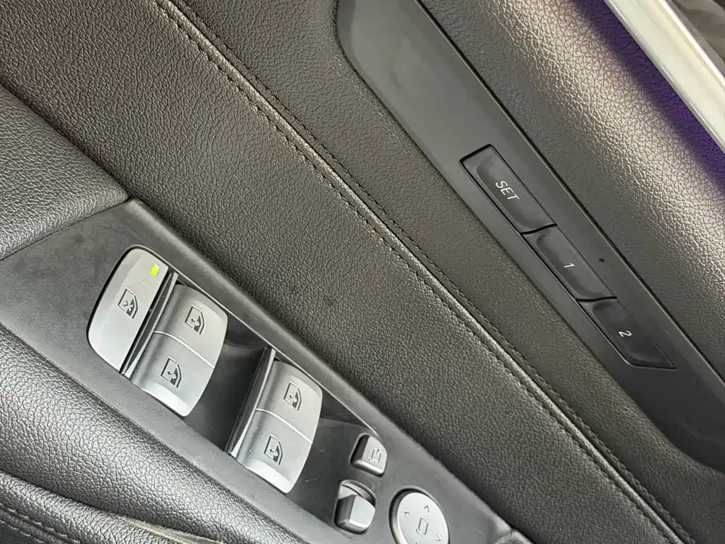 BMW 5 Series — миниатюра 9