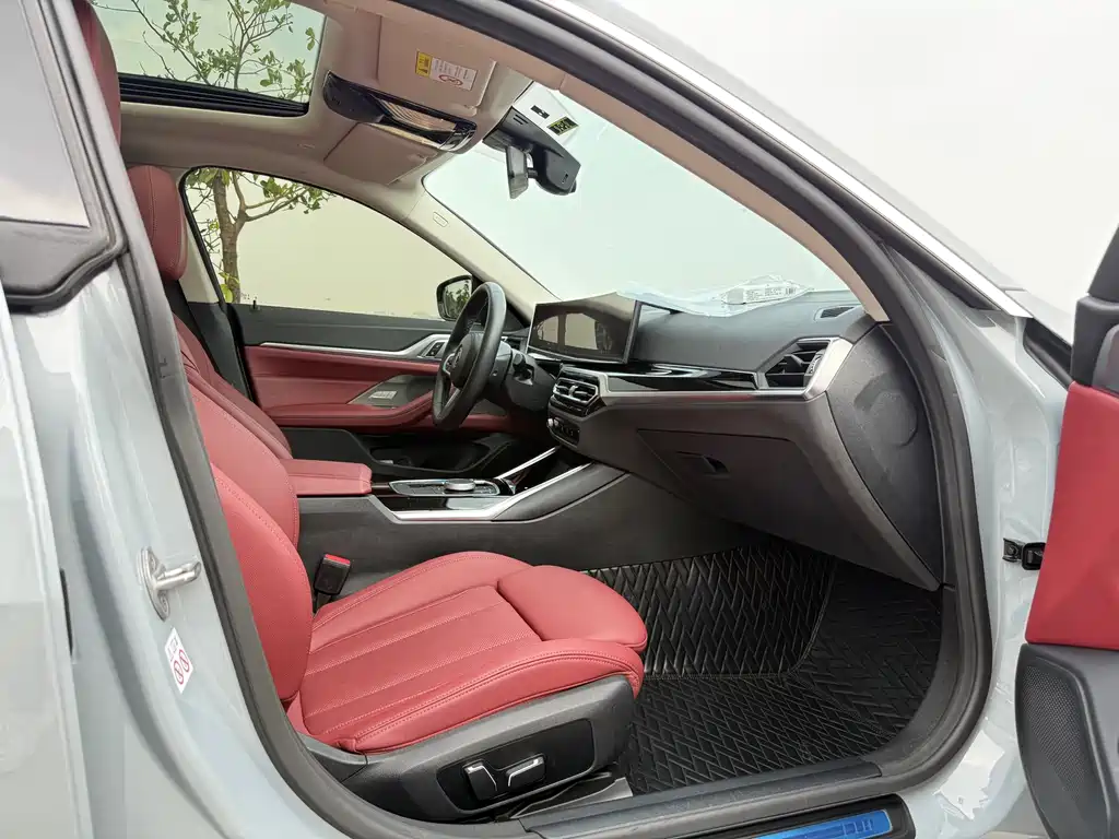BMW i4 2023 eDrive35