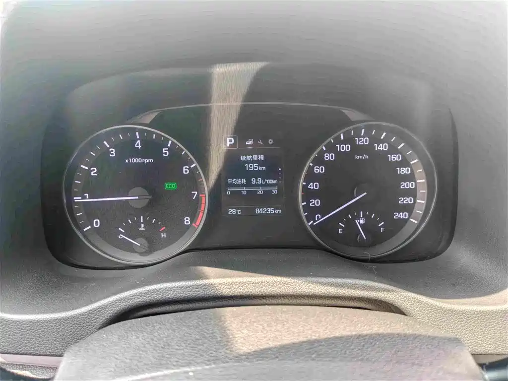 Hyundai Elantra — миниатюра 10