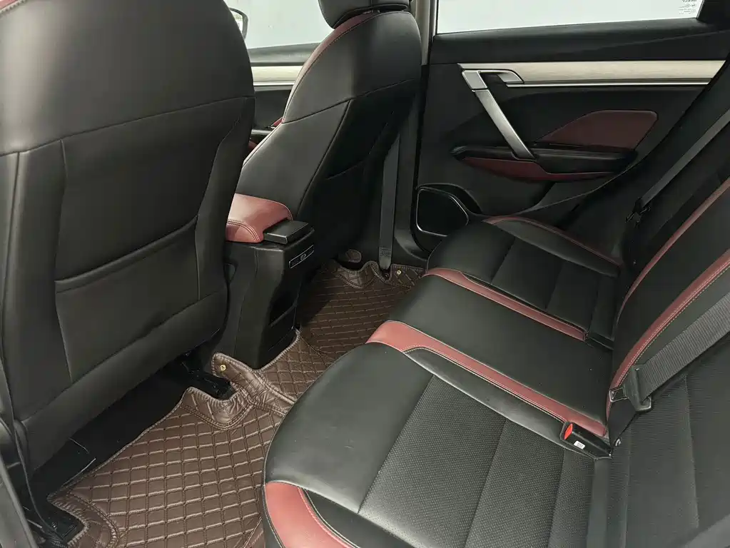 Geely Binyue — миниатюра 5