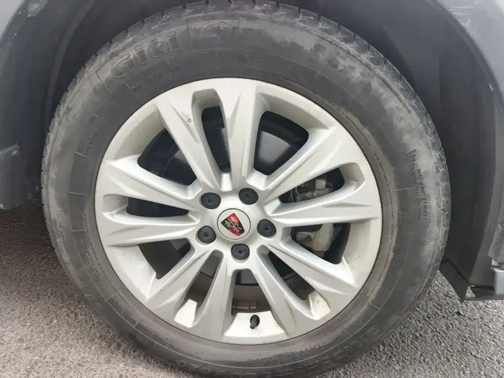 Roewe RX5 — миниатюра 8
