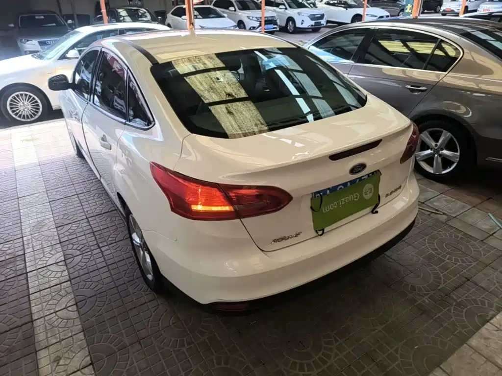 Ford Focus — миниатюра 5