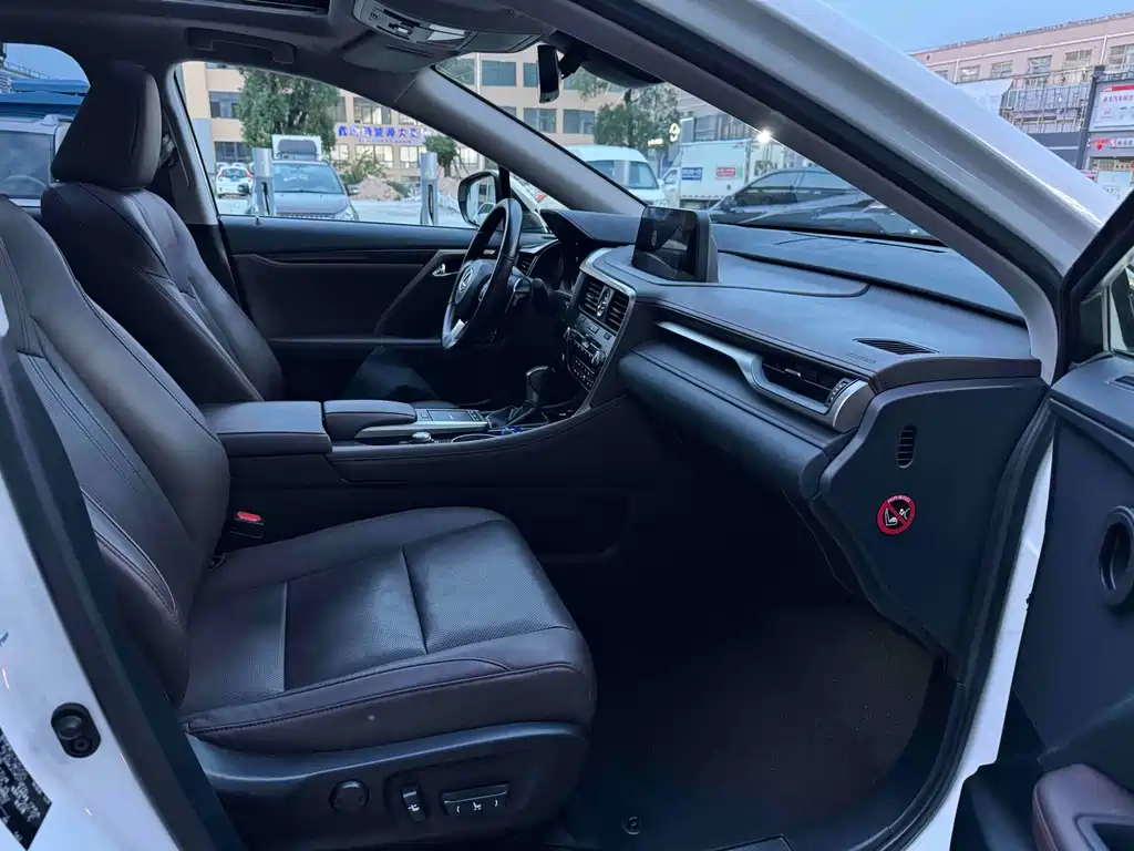 Lexus RX — миниатюра 6