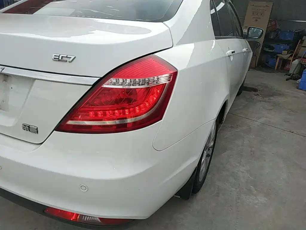 Geely Emgrand 2015 1.5L MT