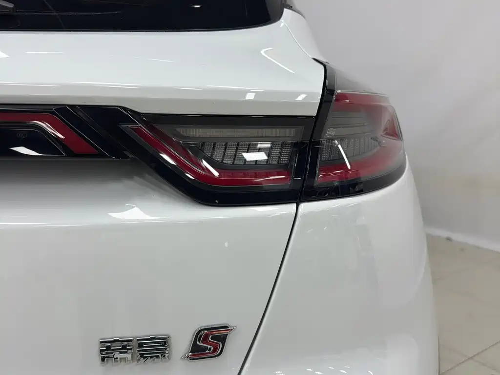 Geely Emgrand S — миниатюра 9