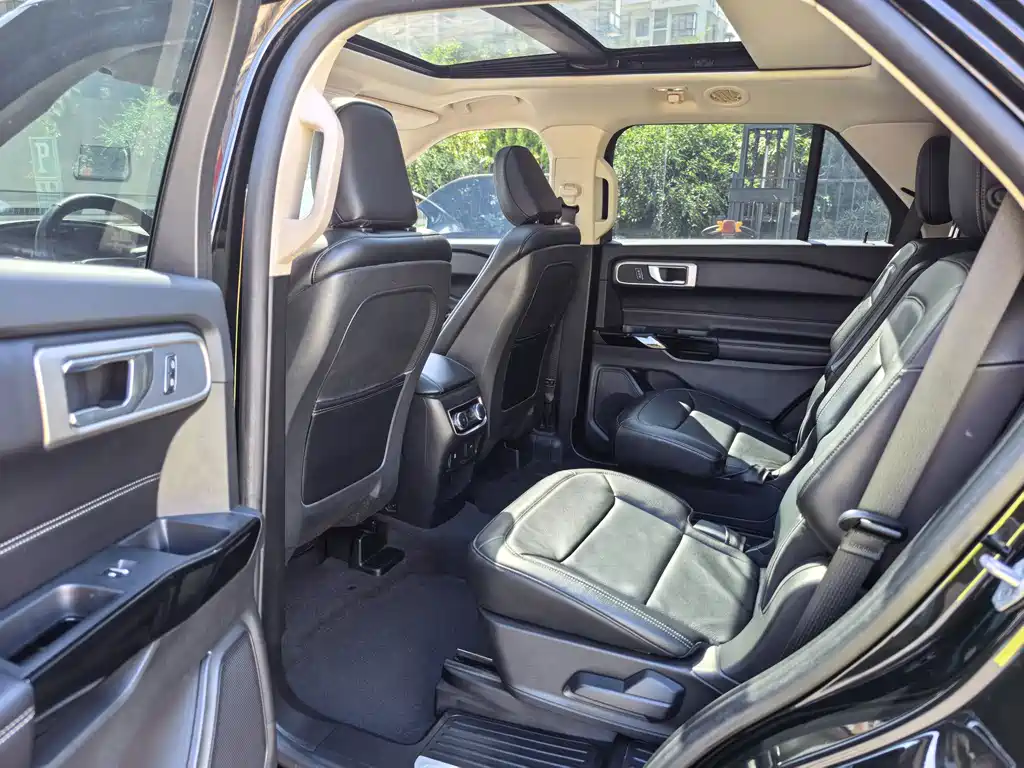 Ford Explorer — миниатюра 7