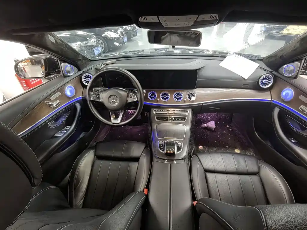 Mercedes-Benz E-Class — миниатюра 8
