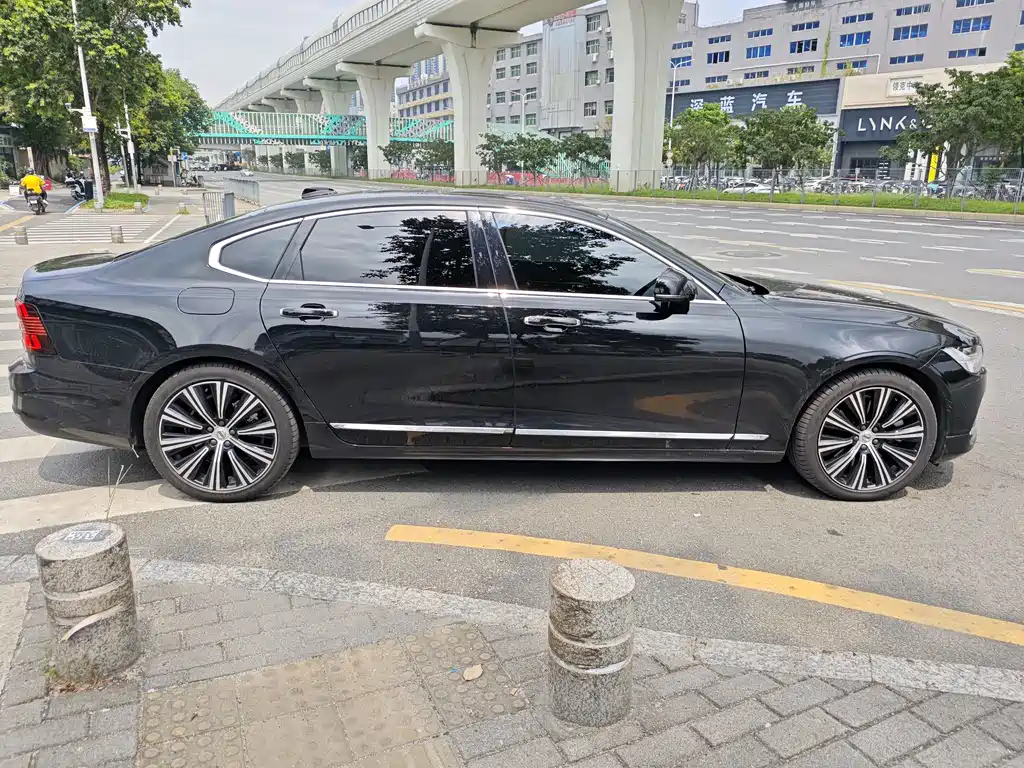 Volvo S90 PHEV — миниатюра 12