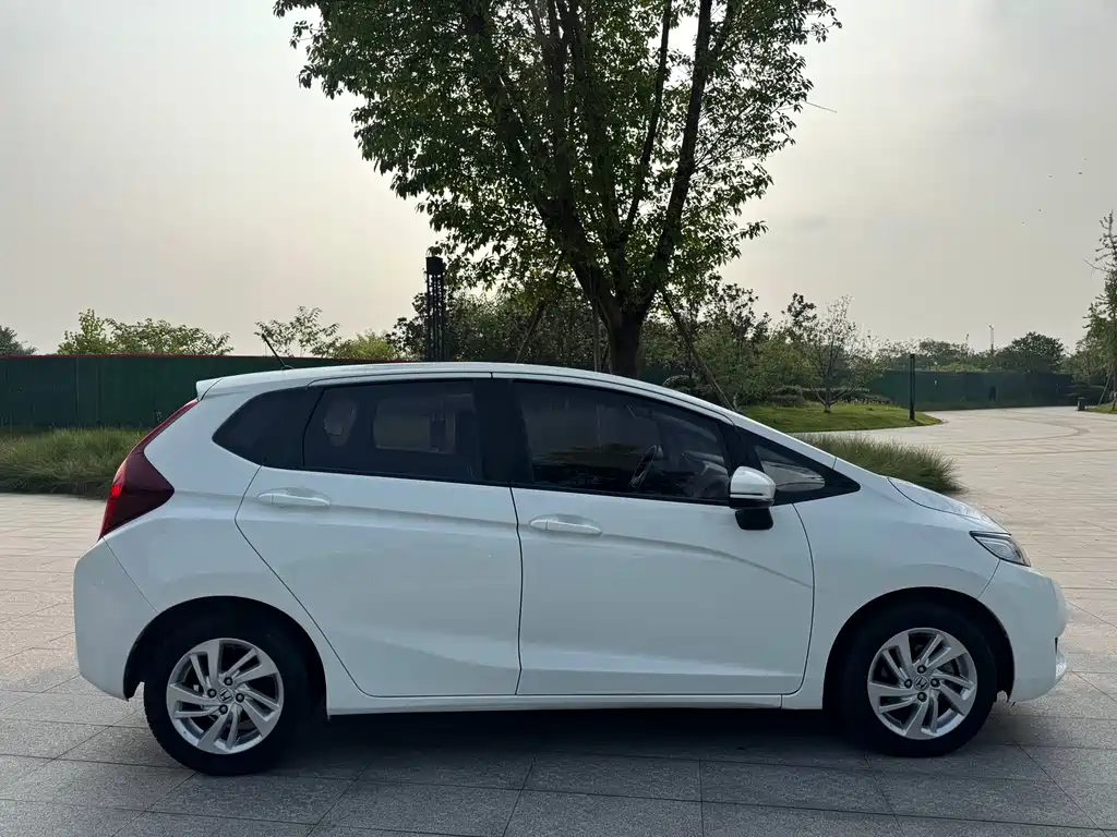 Honda Fit 2016 1.5L SES CVT Fashion