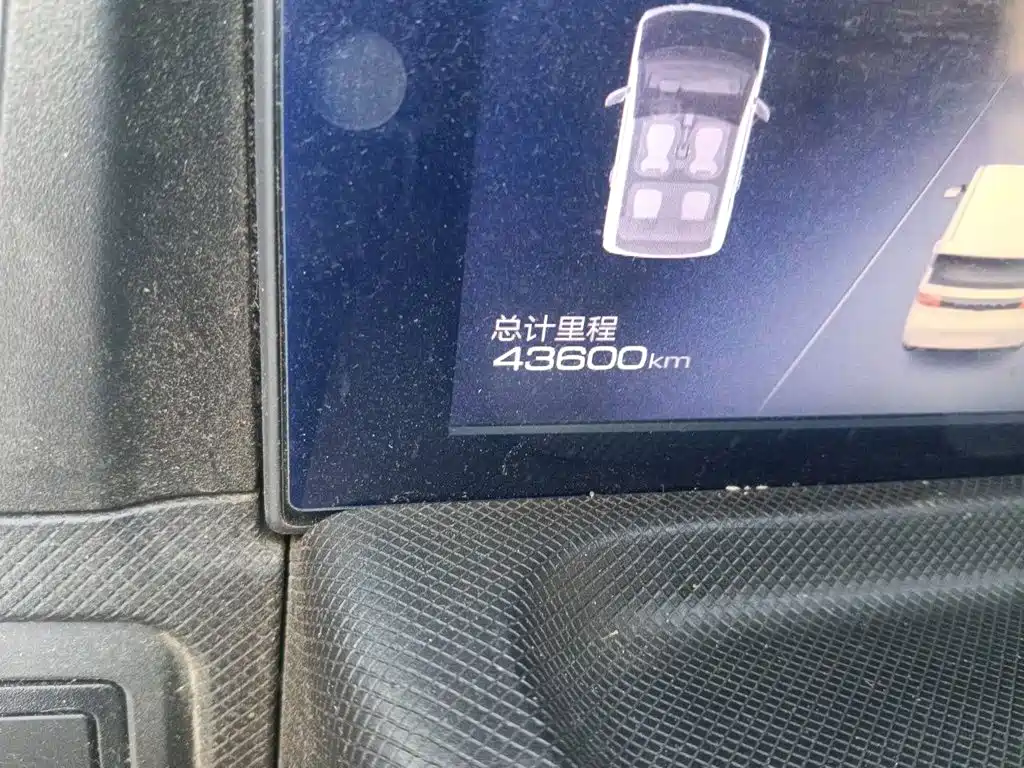 Wuling MINIEV — миниатюра 5