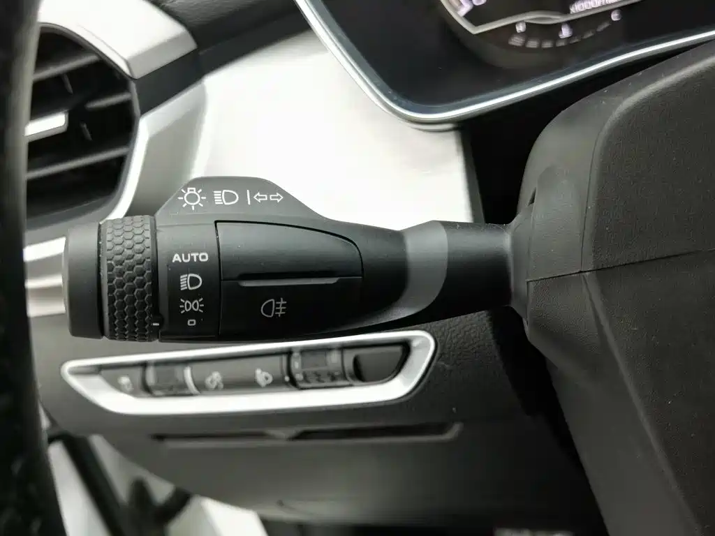 Geely Binyue — миниатюра 21