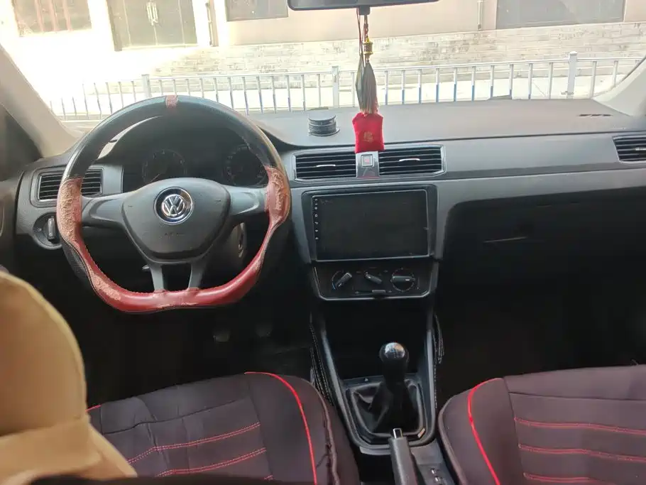 Volkswagen Santana — миниатюра 12