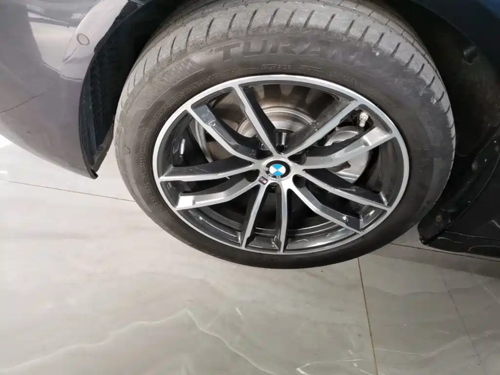 BMW 5 Series — миниатюра 23