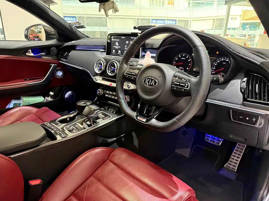 Kia Stinger - фото 4