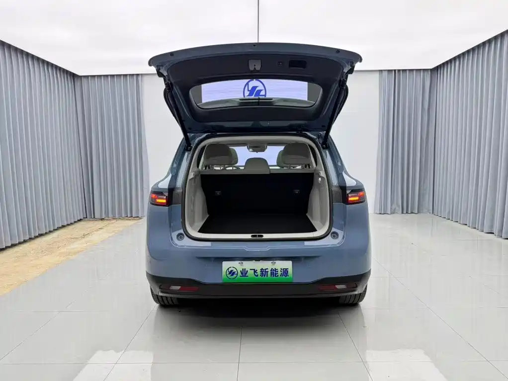 Leapmotor Leapmotor B10 — миниатюра 17