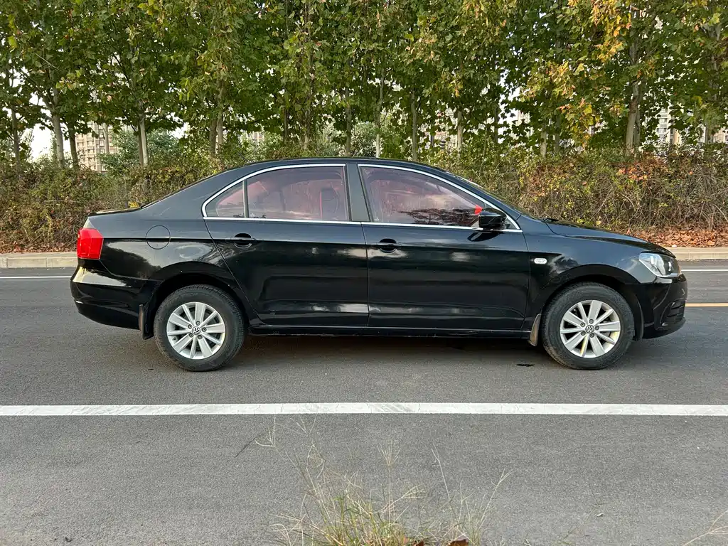 Volkswagen Jetta — миниатюра 4