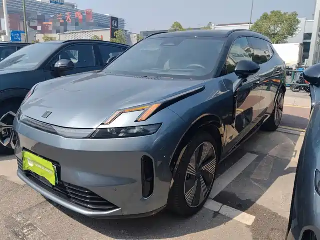 LYNK  & CO. 08 EM P 2024