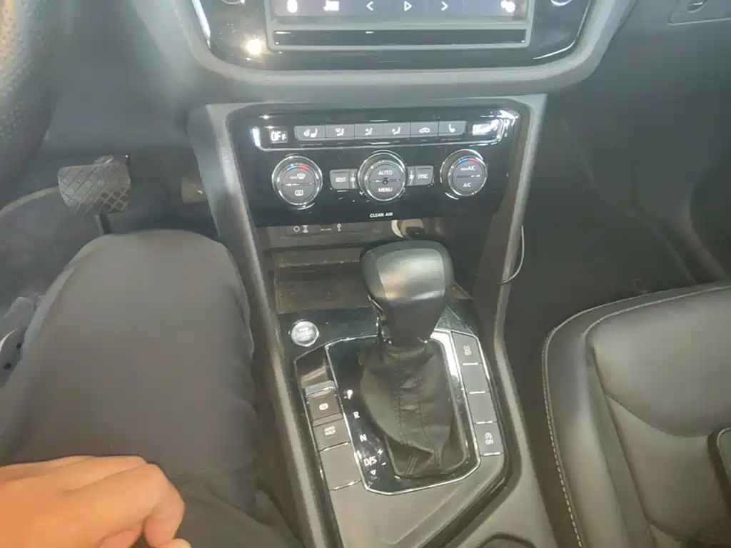 Volkswagen Tiguan L — миниатюра 14