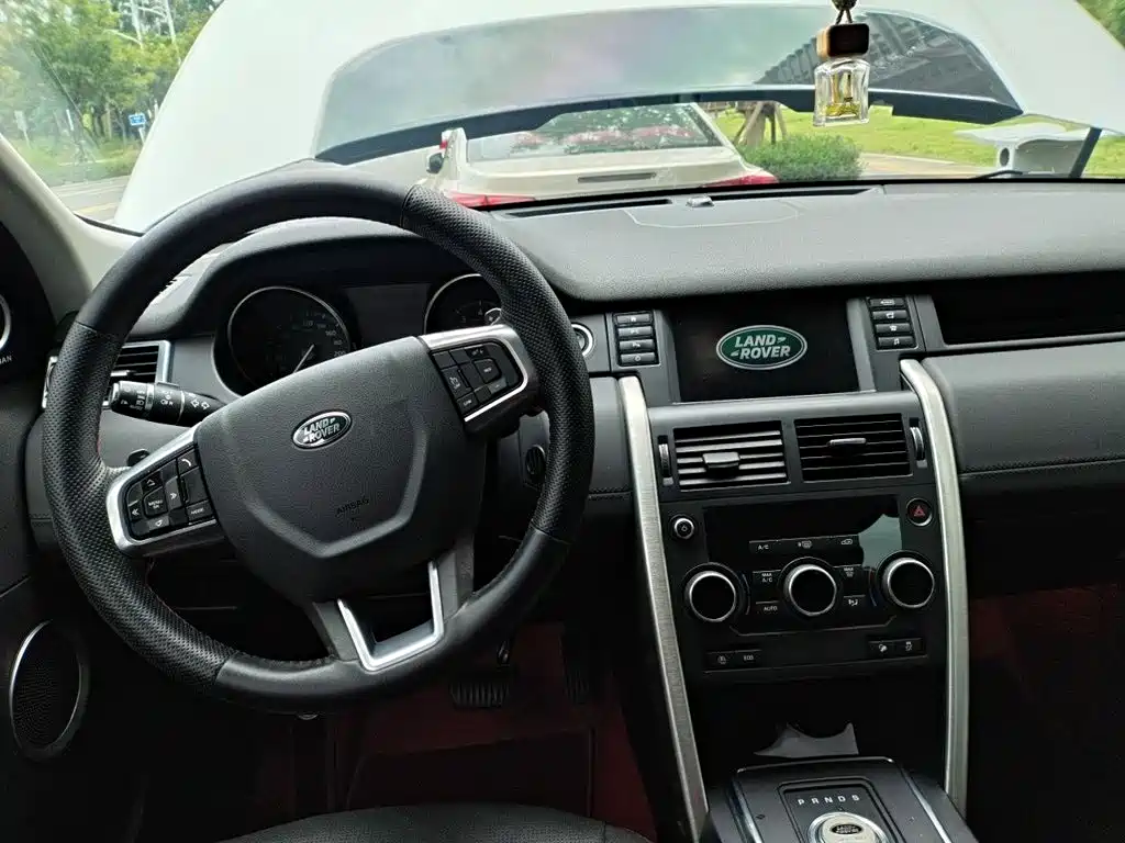 Land Rover Discovery Sport — миниатюра 10