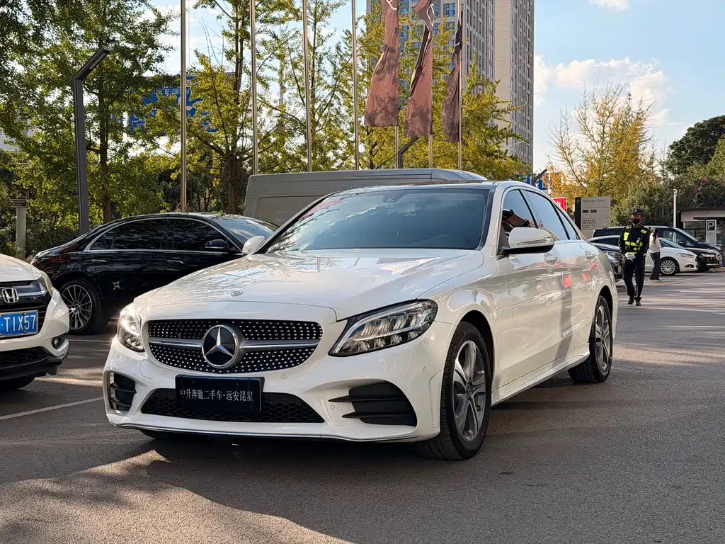 Mercedes-Benz C-Class — миниатюра 2