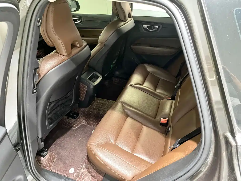 Volvo XC60 — миниатюра 9