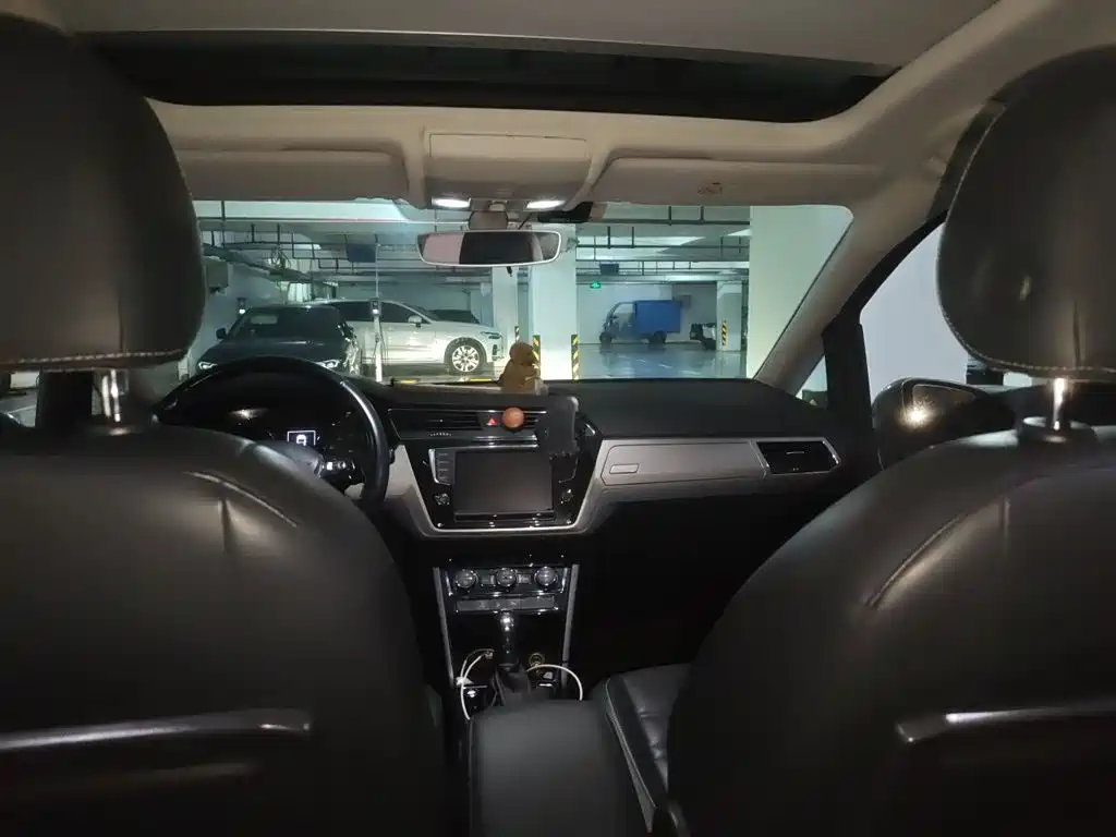 Volkswagen Touran — миниатюра 9