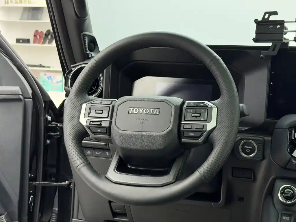 Toyota Prado — миниатюра 13