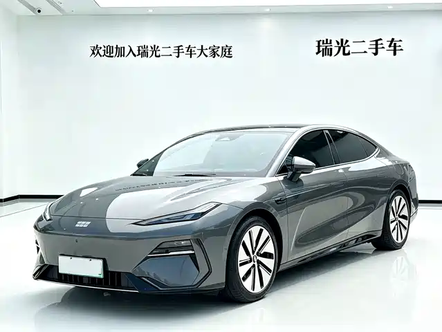 2024 Geely Galaxy E8
