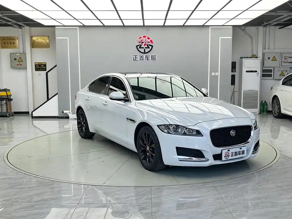 Jaguar XF — миниатюра 3