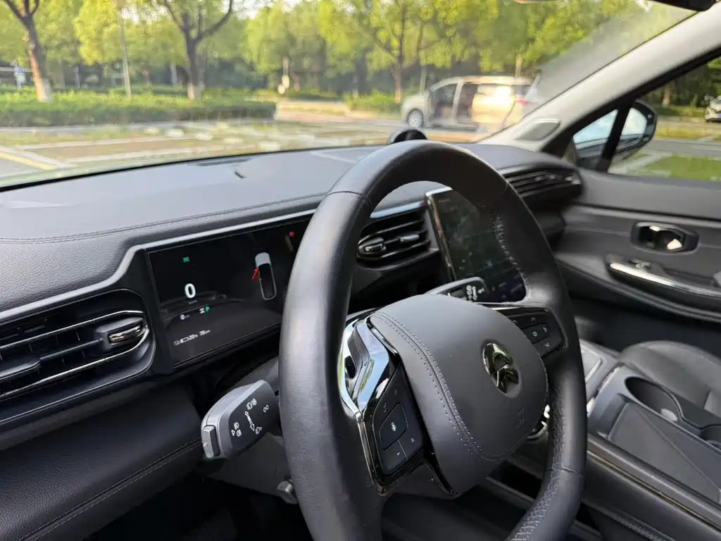 NIO ES8 — миниатюра 10