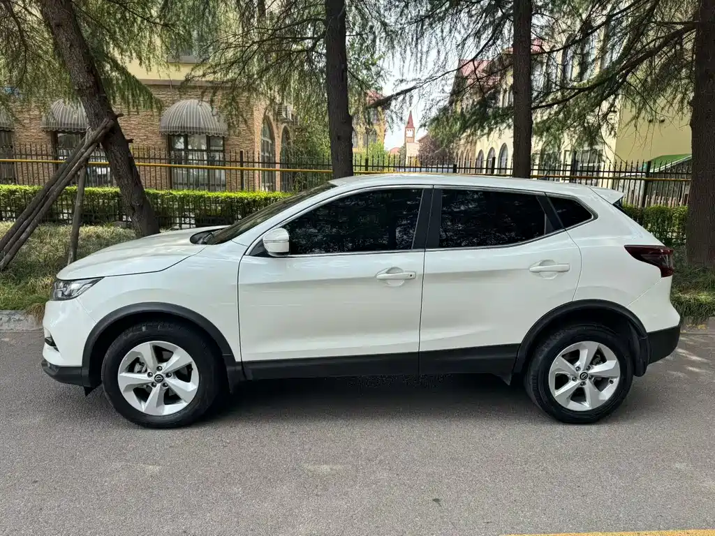 Nissan Qashqai — миниатюра 8
