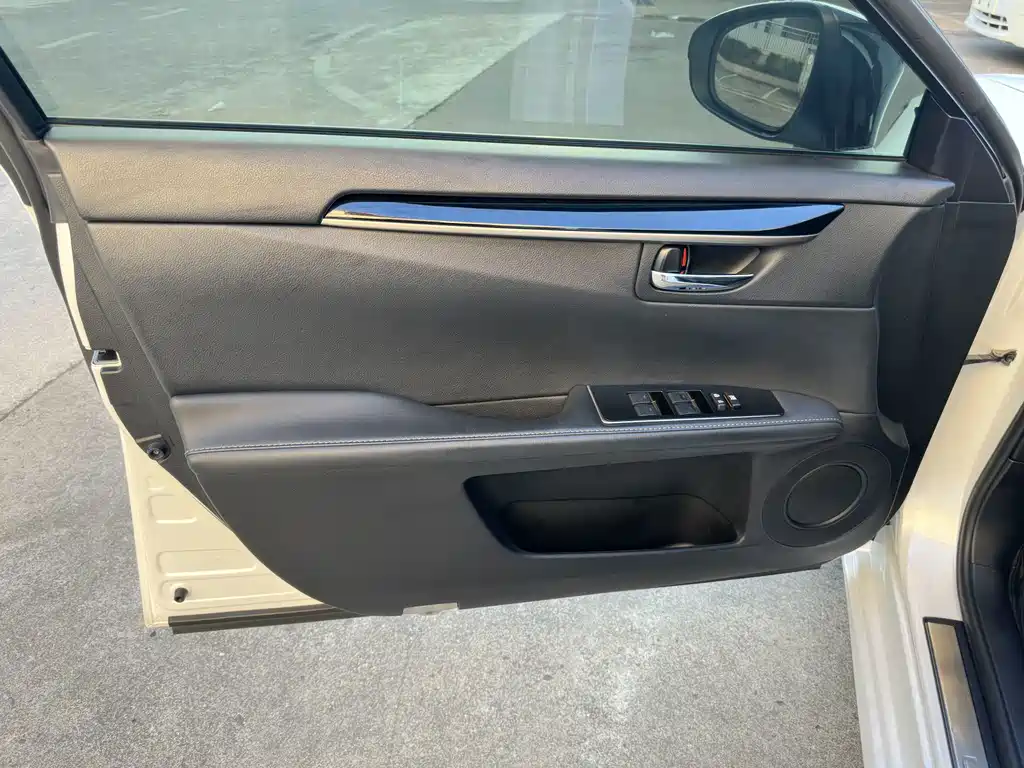 Lexus ES — миниатюра 22