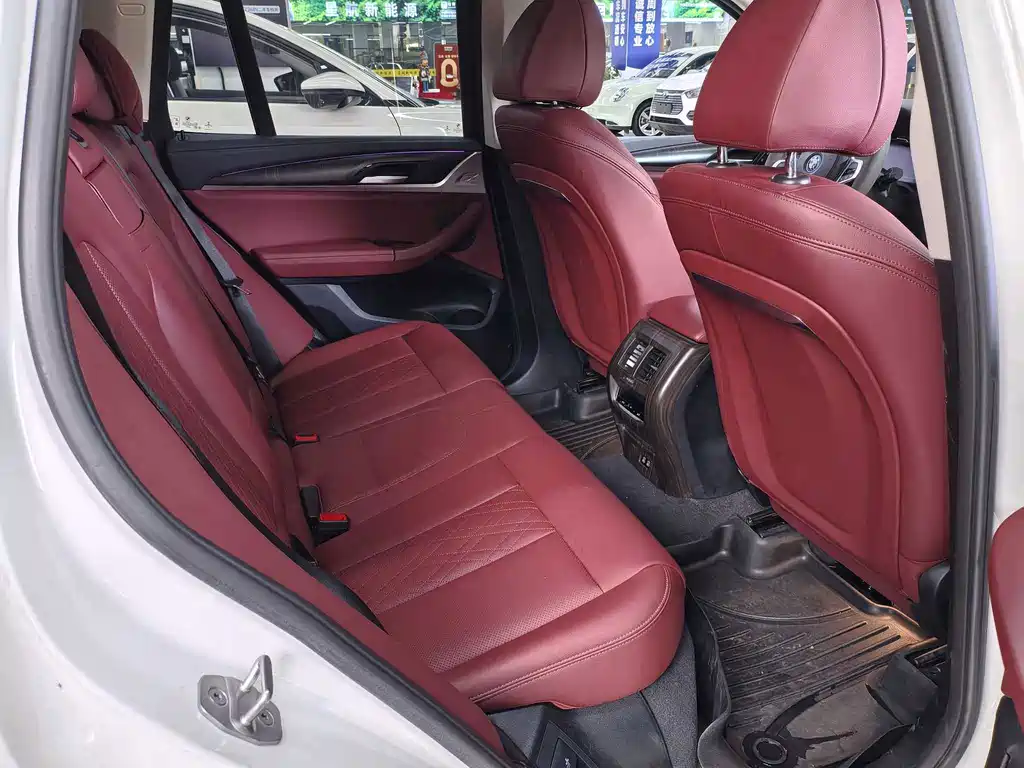 BMW iX3 — миниатюра 13