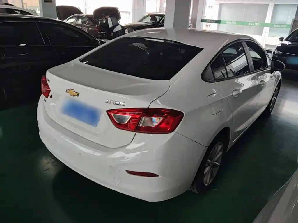 Chevrolet Cruze — миниатюра 7