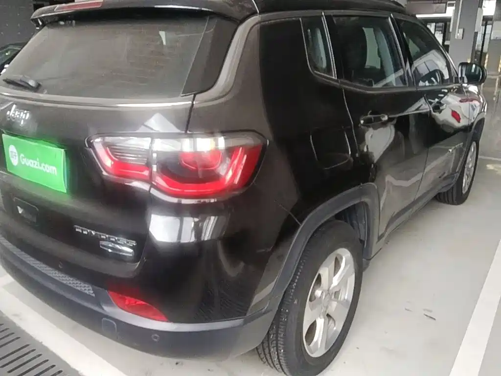 Jeep Compass — миниатюра 8