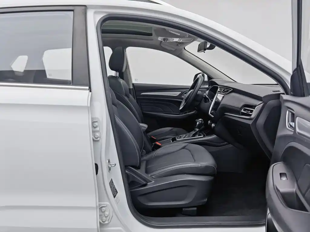 Roewe RX3 — миниатюра 23