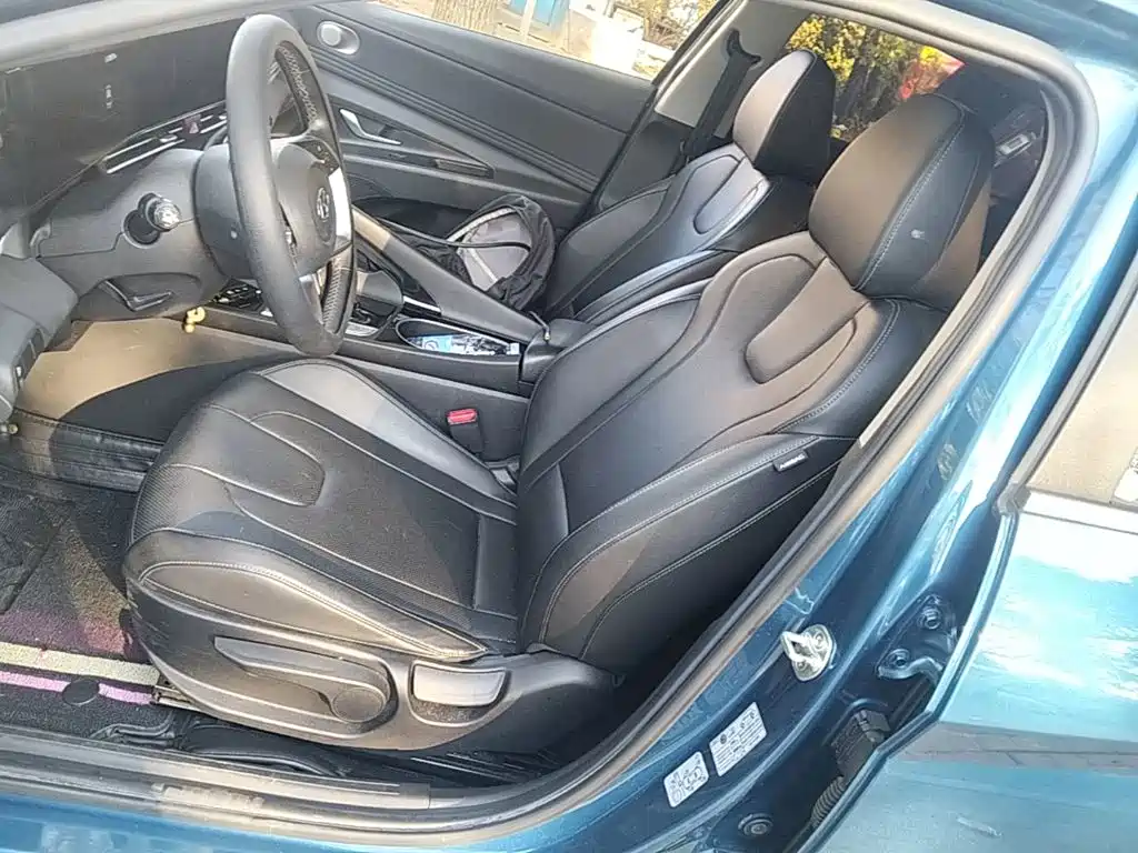 Hyundai Elantra — миниатюра 15