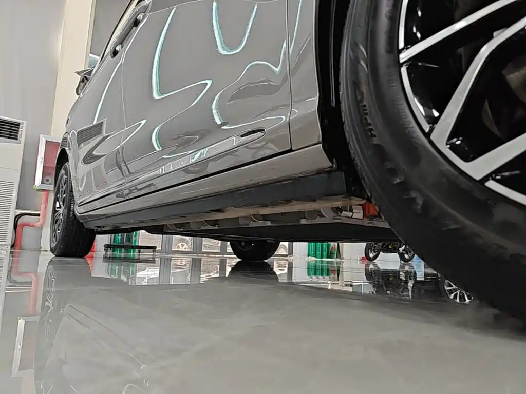 Roewe iMAX8 New Energy — миниатюра 21