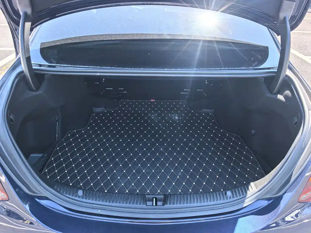 Mercedes-Benz C-Class — миниатюра 23