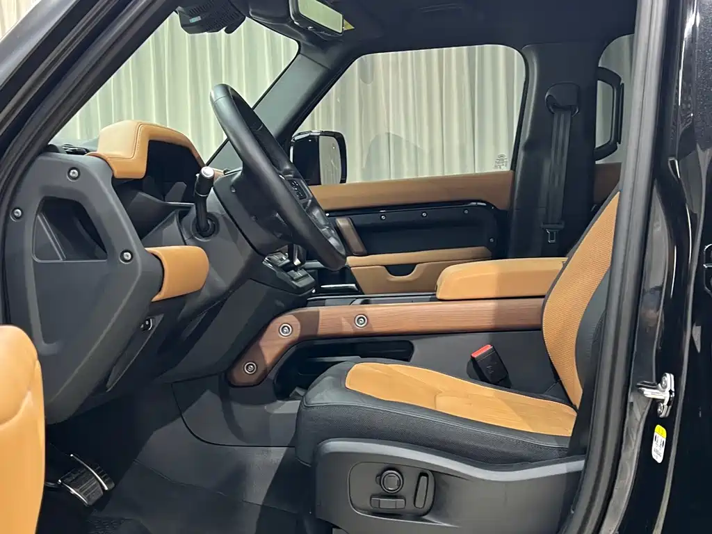 Land Rover Defender — миниатюра 7