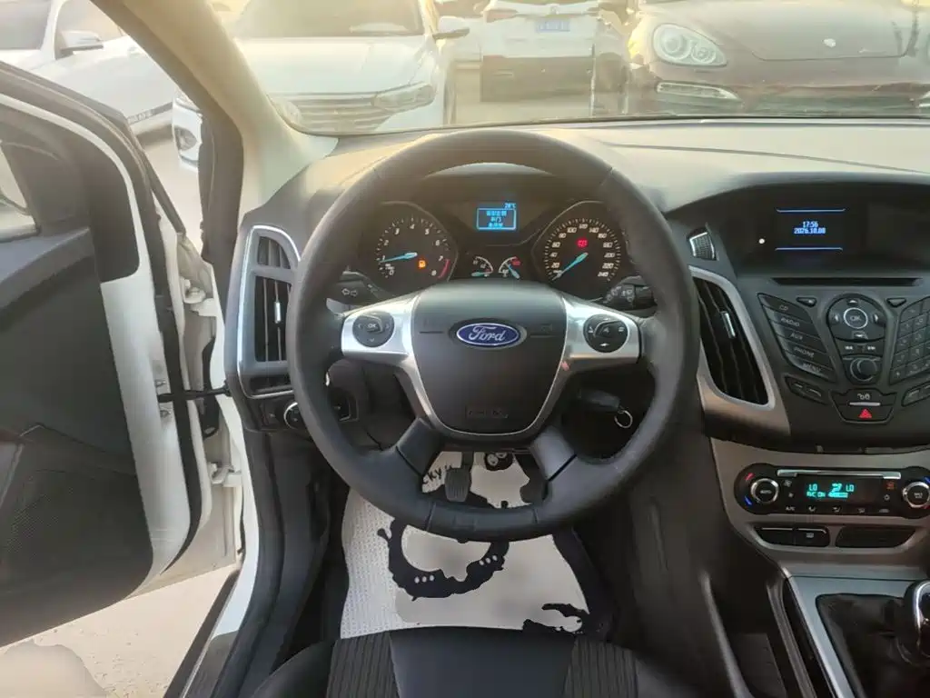 Ford Focus — миниатюра 11