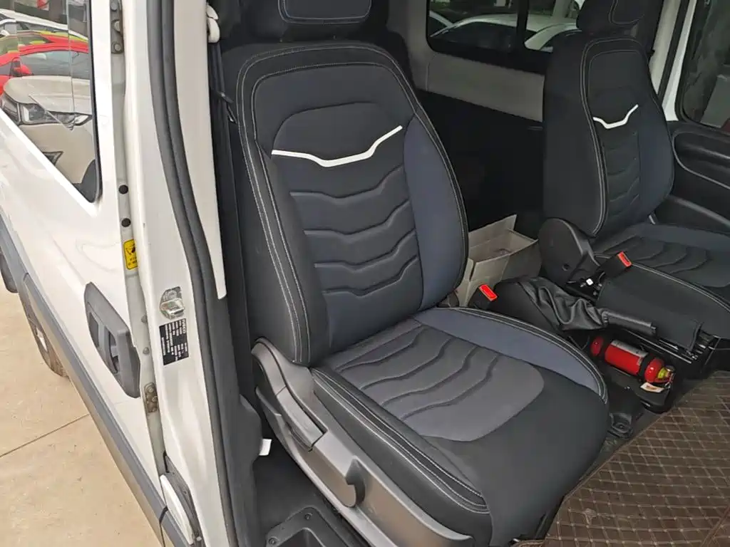 IVECO Ousheng — миниатюра 25