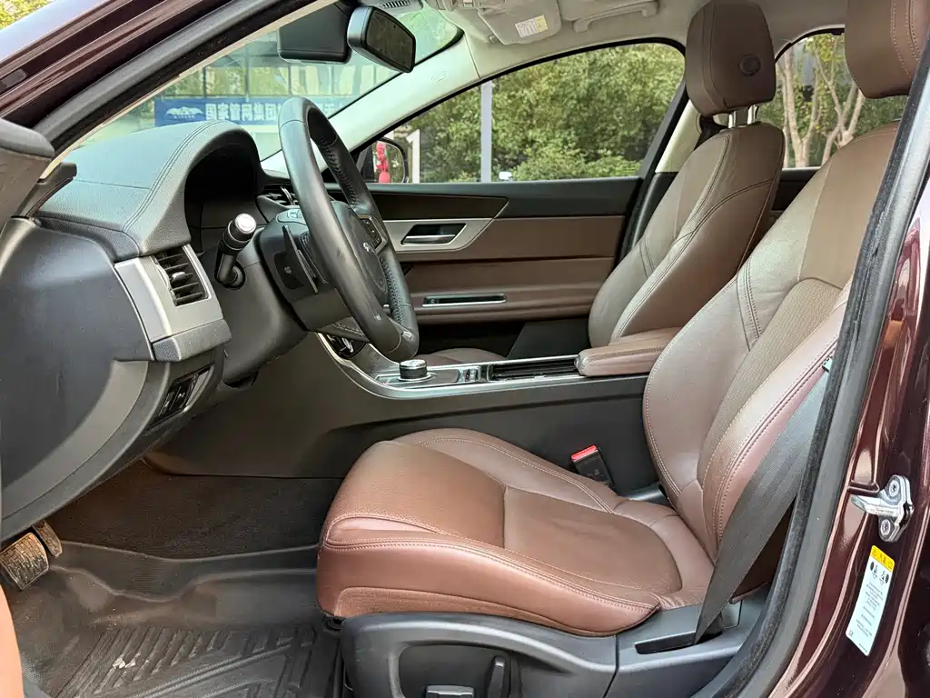 Jaguar XFL — миниатюра 7