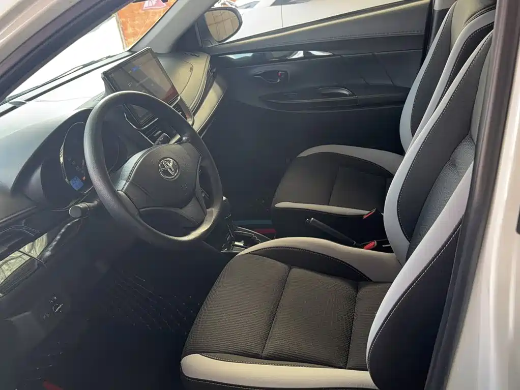 Toyota Yaris L — миниатюра 14