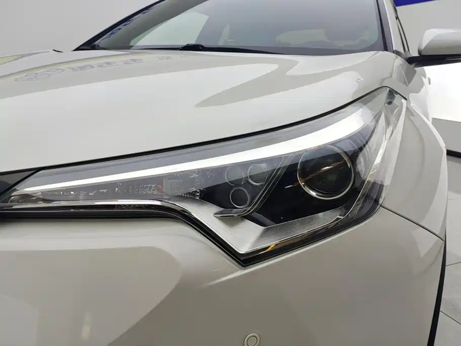 Toyota IZOA — миниатюра 5