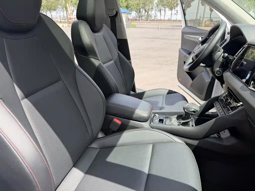Skoda Karoq — миниатюра 11