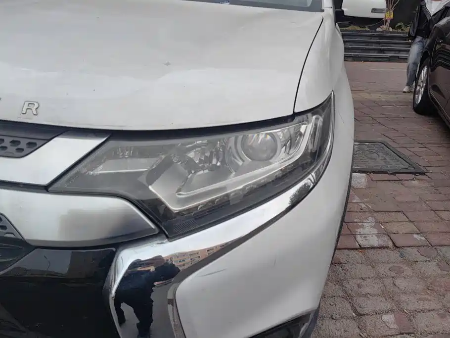 Mitsubishi Outlander — миниатюра 5