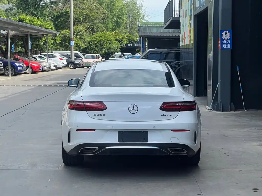 Mercedes-Benz E-Class (Import) — миниатюра 4