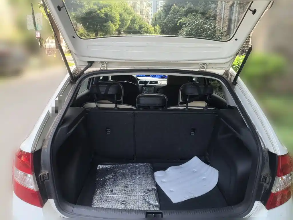 Skoda Rapid Spaceback — миниатюра 10