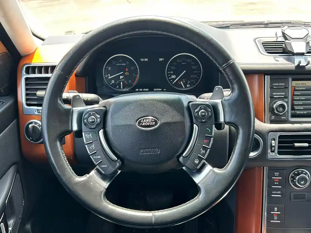 Land Rover Range Rover — миниатюра 12